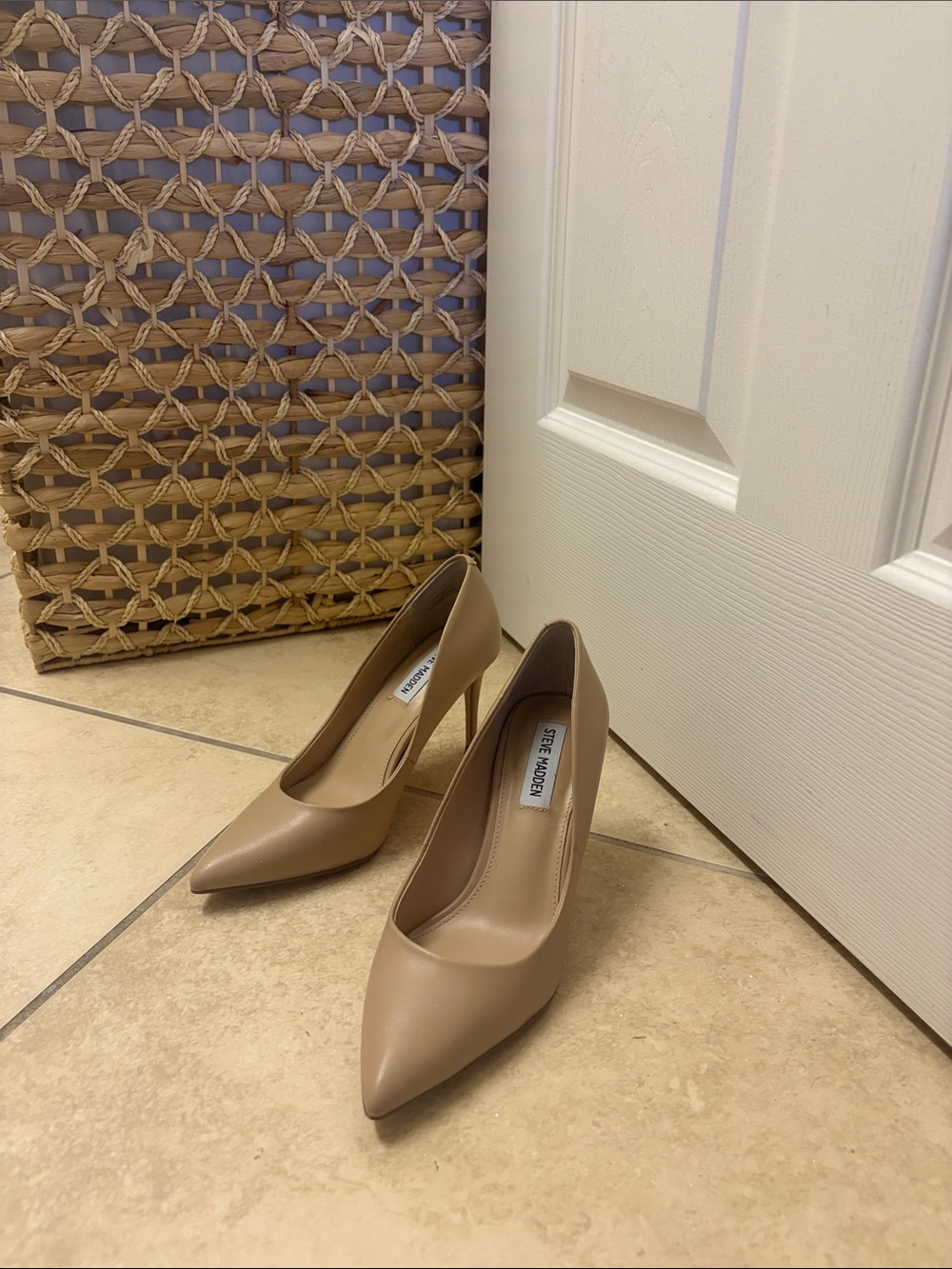 Steve Madden Beige Pointed-Toe Leather-Look Pumps